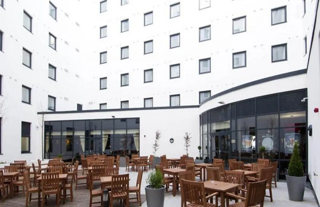 Premier Inn London Gatwick Airport-1