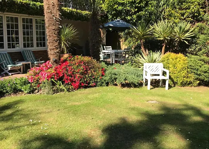 Tanglewood Gatwick Bed & Breakfast Crawley 